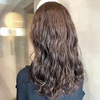 ロング カラー パーマ 黒坂 唯奈 /パーマ・ボブ特化のヘアスタイル