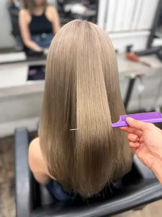 ロング 新宿💜ブリーチ 🩷HIKARUのヘアスタイル
