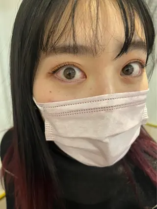 マツエク・マツパ 前田 花綸のヘアスタイル