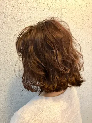 ミディアム 白髪に寄り添う美容師 オギノミワコですのヘアスタイル