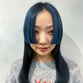 セミロング カラー デザインカラー/パー マ🦖外岡咲希🦖のヘアスタイル