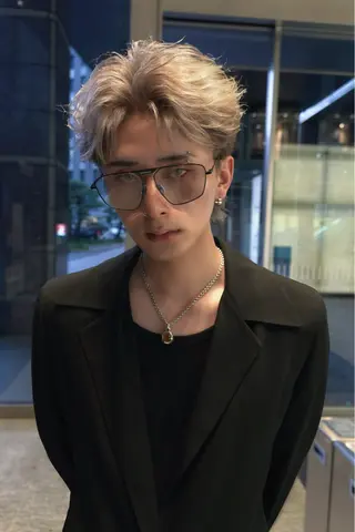ショート カラー 湖城 恵吾のヘアスタイル