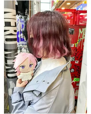 ショート カラー TSUNO🦖 派手髪/オタク美容師のヘアスタイル