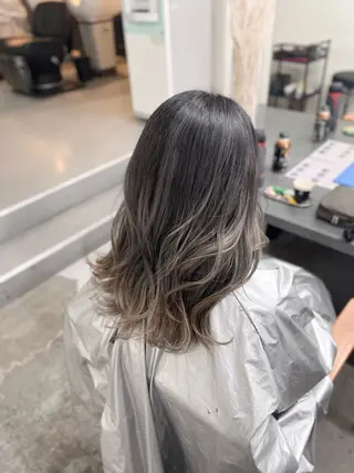 カラー nico麻生 加賀谷 すみれのヘアスタイル