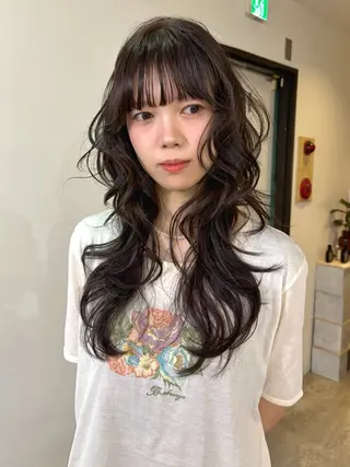 ロング カラー mizuki/ピンク ベージュ.レイヤーのヘアスタイル