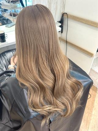 ロング 💛NOZOMI💛 ハイトーンカラーのヘアスタイル