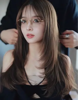 ロング ALLY 原宿のヘアスタイル