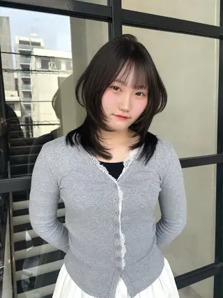ミディアム 佐伯 鼓乃美のヘアスタイル
