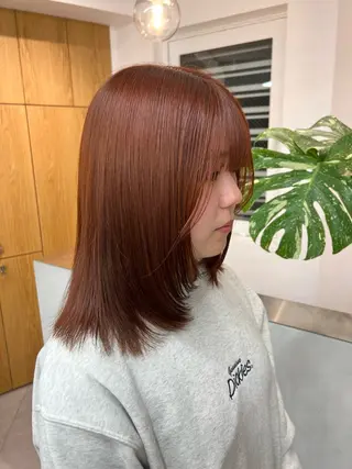 ミディアム カラー 小森聖奈 韓国風レイヤーカットのヘアスタイル