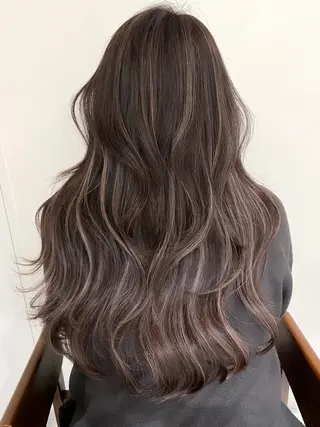 ロング カラー 大塚 加奈恵のヘアスタイル