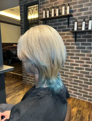 ショート カラー ヘアアレンジ 梅木李奈🕊️ レイヤー透明感カラーのヘアスタイル