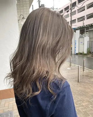 ミディアム トップスタイリスト/ アユミのヘアスタイル