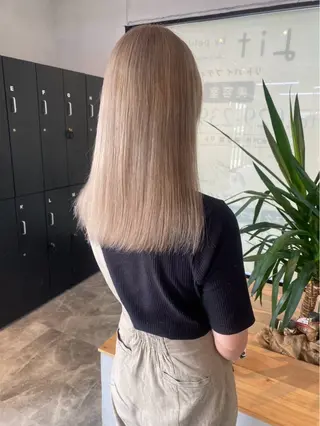 ロング 水戸/ブリーチカラー 中山りくのヘアスタイル