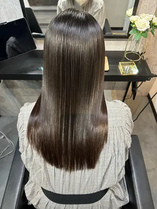 ロング TAKAMI 髪と爪を同時に施術のネイルデザイン