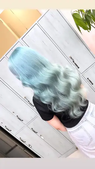 ロング カラー ブリーチ特化🌈 MANATOのヘアスタイル