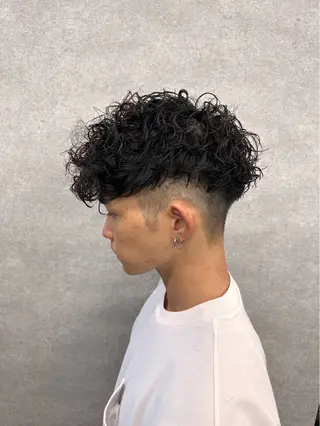 パーマ メンズ 磯村 翔大のヘアスタイル