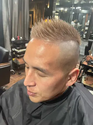 ショート カラー 山本 雅由のヘアスタイル
