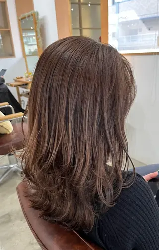 ロング 三島 有佳里のヘアスタイル