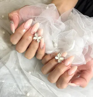 ネイル le'a -レア-のネイルデザイン