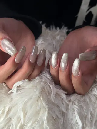ミディアム Latte Nail 十三のネイルデザイン