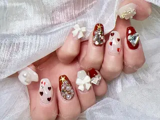 ネイル 🦋 Queenieのネイルデザイン