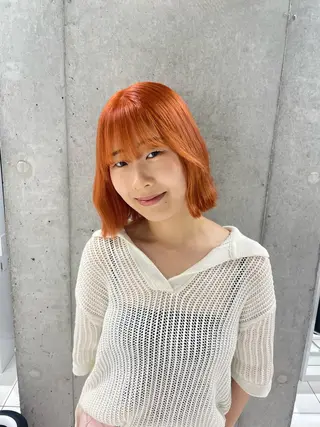ショート カラー yuzuna ハイトーン 天神のヘアスタイル