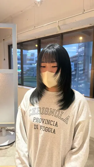 セミロング 飯島 成美のヘアスタイル
