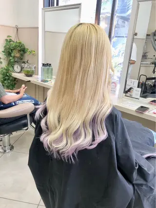 ロング ハイトーンカラー シールエクステのヘアスタイル