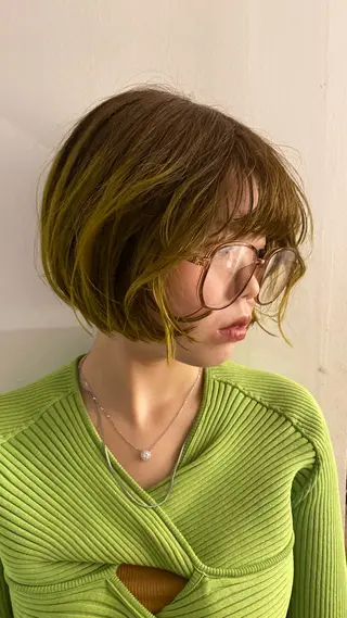 ショート カラー ヘアアレンジ レイヤーカット パーマ/髪質改善のヘアスタイル
