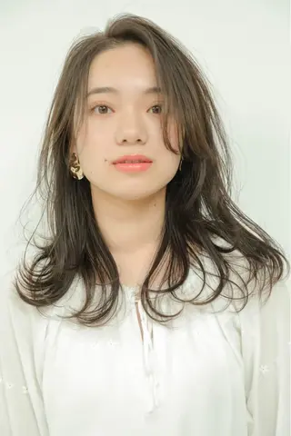 マツエク・マツパ 谷 なづきのヘアスタイル