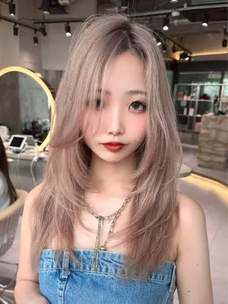 ロング カラー Lond Le'a /ハイトーンカラーのヘアスタイル