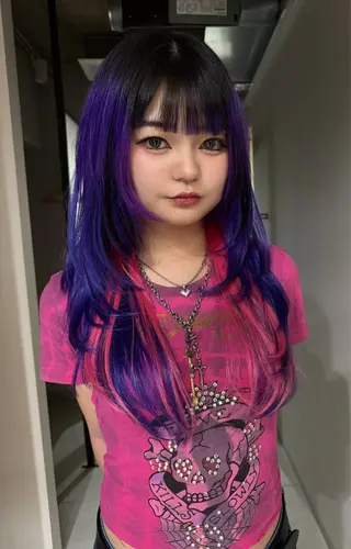 セミロング TAIRA横浜ウルフ 🐺デザインカラーのヘアスタイル
