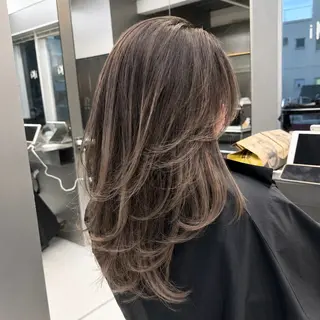 ロング 🫧バレイヤージュ/ ハイライト/ミズキのヘアスタイル