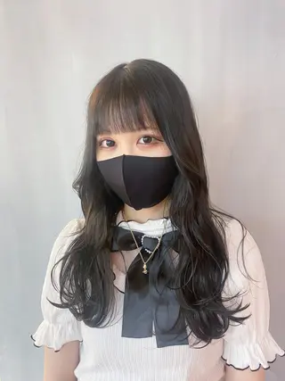 ロング カラー TAI透明カラー 柔らかい縮毛矯正のヘアスタイル
