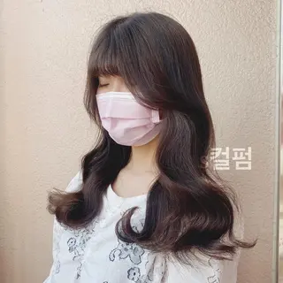 セミロング カラー 新宿/レイヤーカット 韓国ヘア/海外ヘアのヘアスタイル