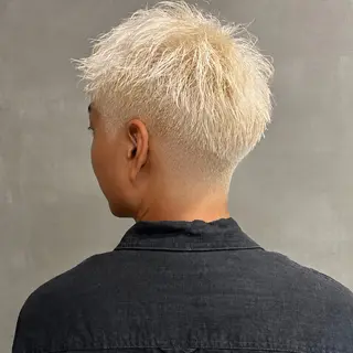 ショート カラー 瑠己杏 :ボブ/ ハイトーンのヘアスタイル