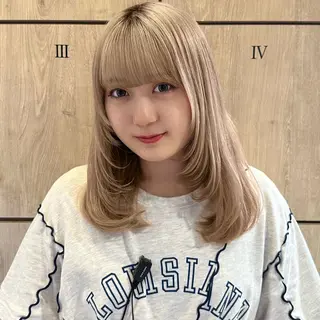 セミロング カラー 柔らかいbeige ¦韓国¦🩰マユ🩰のヘアスタイル