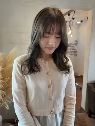 ミディアム カラー 相川 ひなたのヘアスタイル