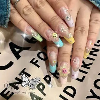 ネイル ネイルサロン Vellのネイルデザイン