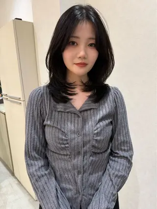 ミディアム カラー 中野 芽郁のヘアスタイル