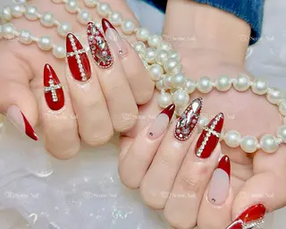 ネイル 🦋 Queenieのネイルデザイン