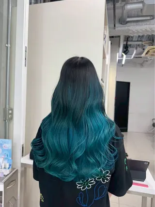 ロング ⚜️バレイヤージュの 小池柚葉⚜️のヘアスタイル