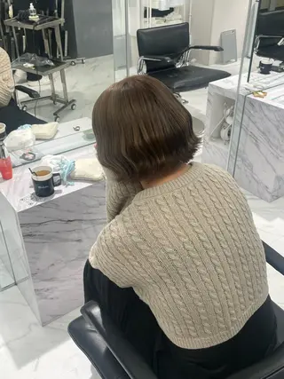 ショート カラー yuzuna ハイトーン 天神のヘアスタイル
