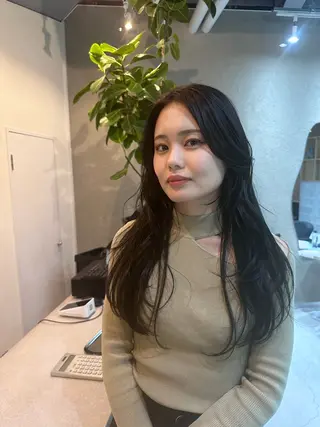 ロング カラー Shiro RENのヘアスタイル