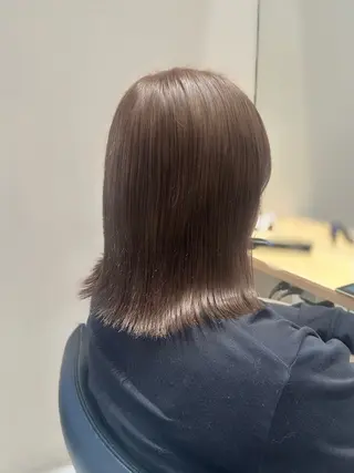 セミロング カラー ミオ💎ショート 透ける暗髪のヘアスタイル