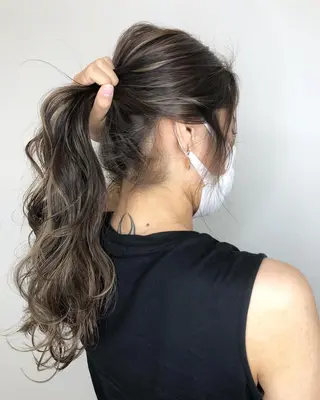 ロング 手島 カミラのヘアスタイル