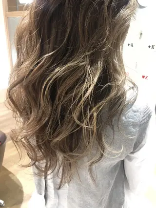 ロング 夜23時まで予約🉑 reverieあきらのヘアスタイル
