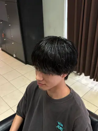 ショート パーマ メンズ 塩田 稜真のヘアスタイル