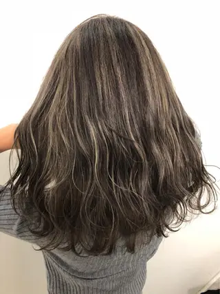 ショート カラー レイヤーカット 西村あきやのヘアスタイル