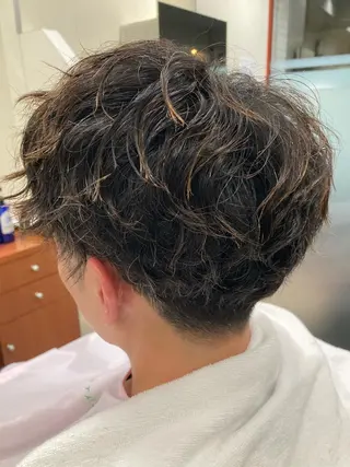 ミディアム パーマ メンズ 垢抜け・メンズパーマ 津山祐紀のヘアスタイル